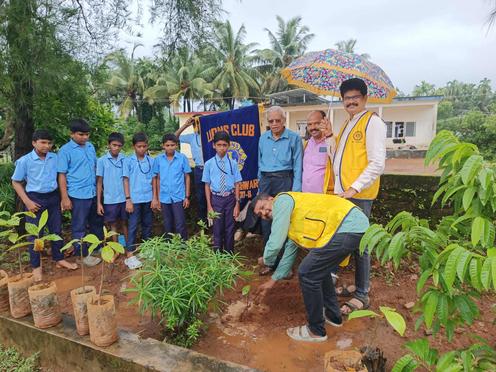 PLANTING THE PLANTS THROUGH ENVIRONMENT AWARENESS.