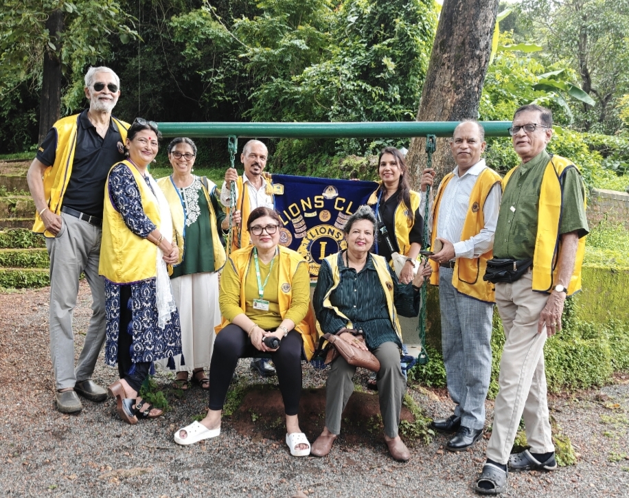 Celebrated Vanamahostsav in the School premises 