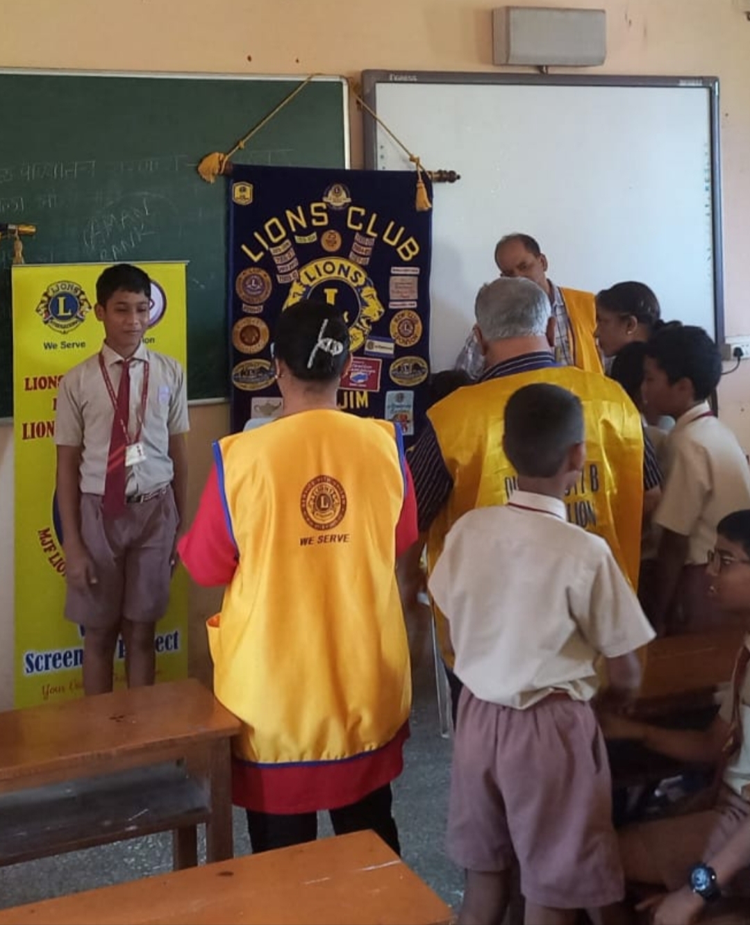 Eye screening for sight defect in students 