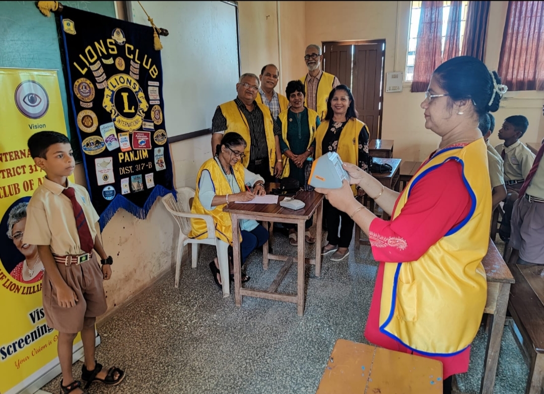 Eye screening for sight defect in students 