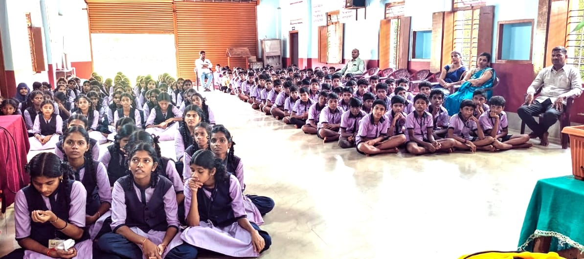 Distribution of food itemtSchool