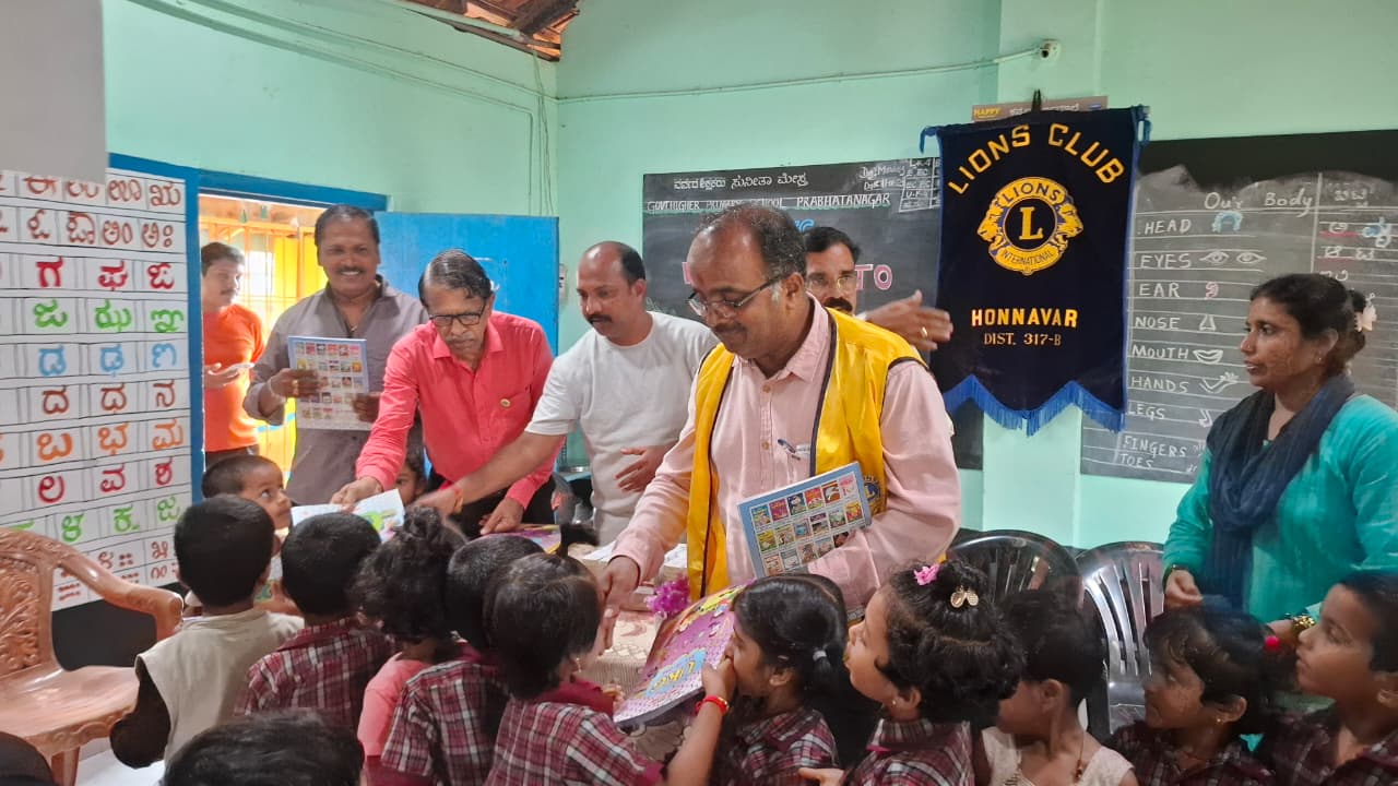   Distribution of LKG and UKG Books._