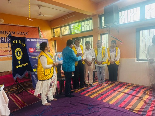 As a Zone  Chairprson of zone I  Region II payed my  official visit to lions club of Ponda Midtown