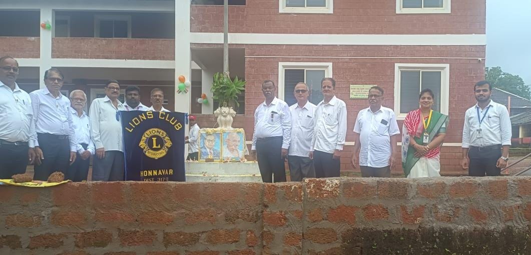  Our Lion member MJF Lion S J Kairanna donated Flagstaff worth Rs 16,000/- to Sri Satya Sai English Medium School  Areangadi on 15-08-2025, Friday, at 10am.      10 Lion members participated in the Programme. Total expenses: Rs 16,000/'.