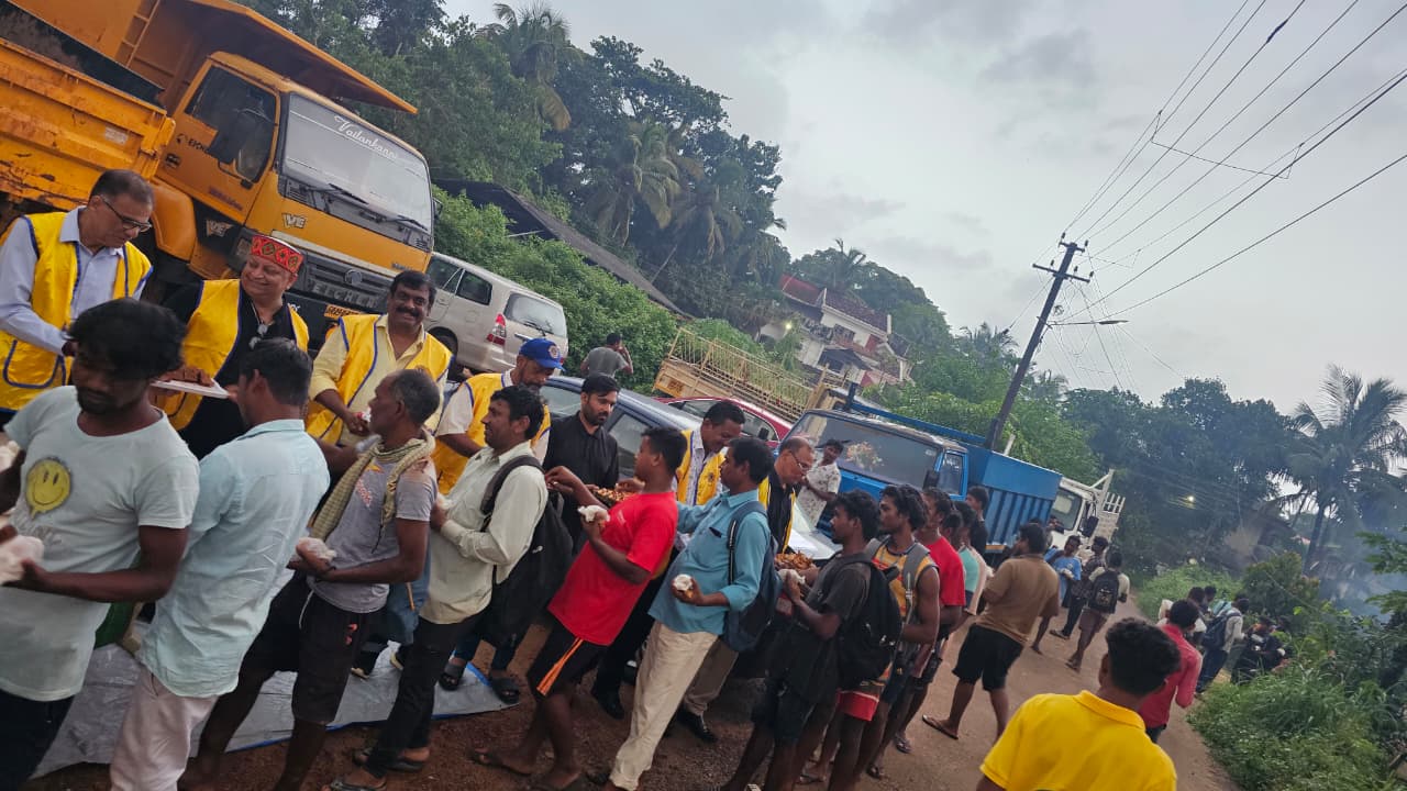 Provided food packets to the needy 