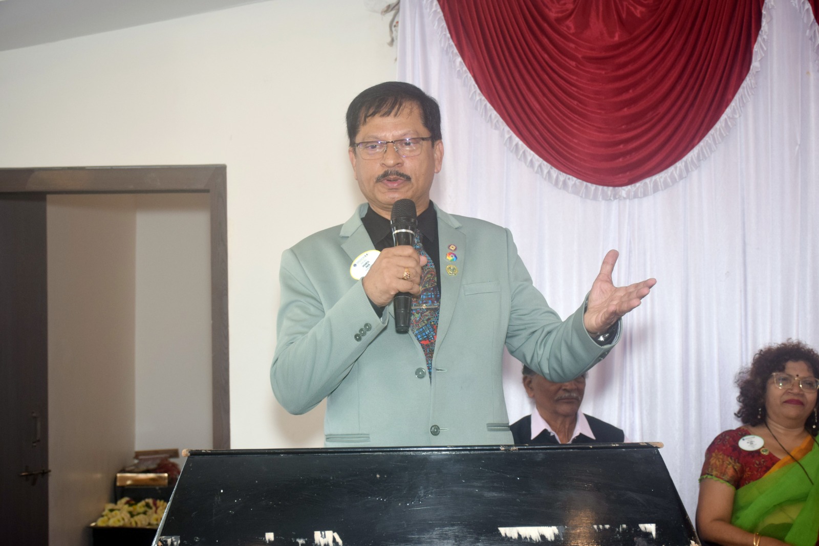 DISTRICT GOVENOR 'S OFICIAL VISIT TO THE CLUB