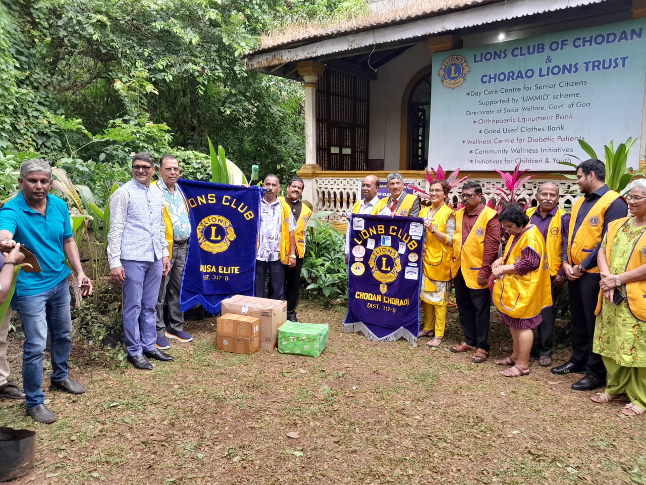 DONATION OF GOOD USED CLOTHES & CROCKERY .