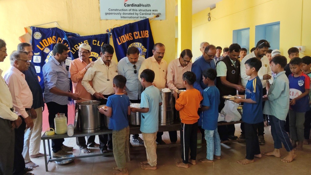 SERVED FOOD TO HOMELESS SCHOOL CHILDREN.