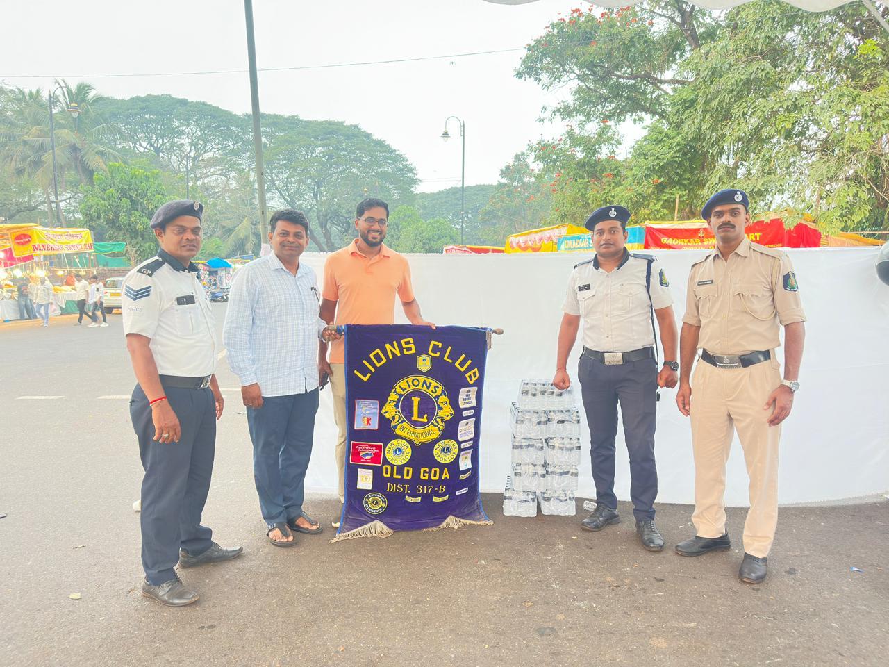 3rd Dec 2025- Distributing water bottles to the Traffic Police and other police personnel