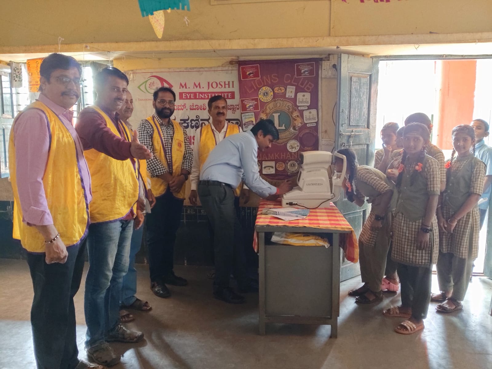 FREE DENTAL CHECUP CAMP AT ALABAL JAMAKANDI.