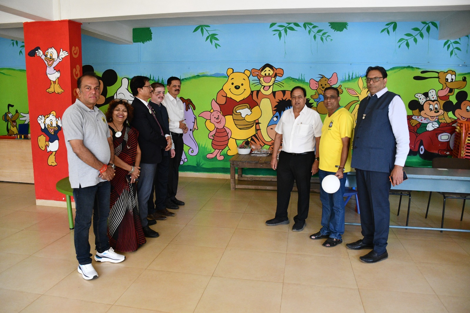 Visited Lions Club of Hubli Wih DG, DC Title*T, DCS at Lions English School at Hubli and Met the Leos also and Spoke to Them on UNSDG Goals Specially on Hunger Week Goal # 2 & #12