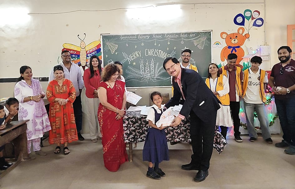 DG and DCS Visit to Special Program on Joy of Giving This Chritmas at Government School at Seraulim