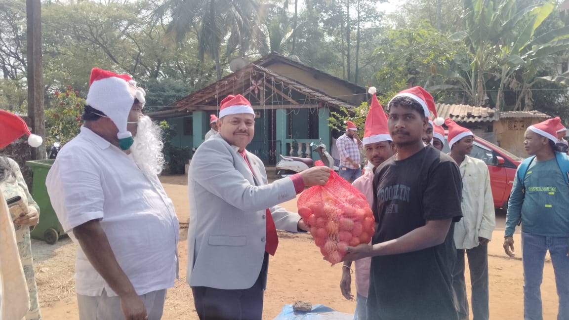 Distribution of food grains, vegetable,and cooked food to the labourers 