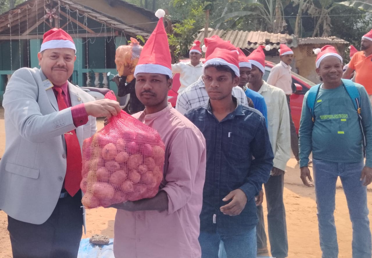 Distribution of food grains, vegetable,and cooked food to the labourers 