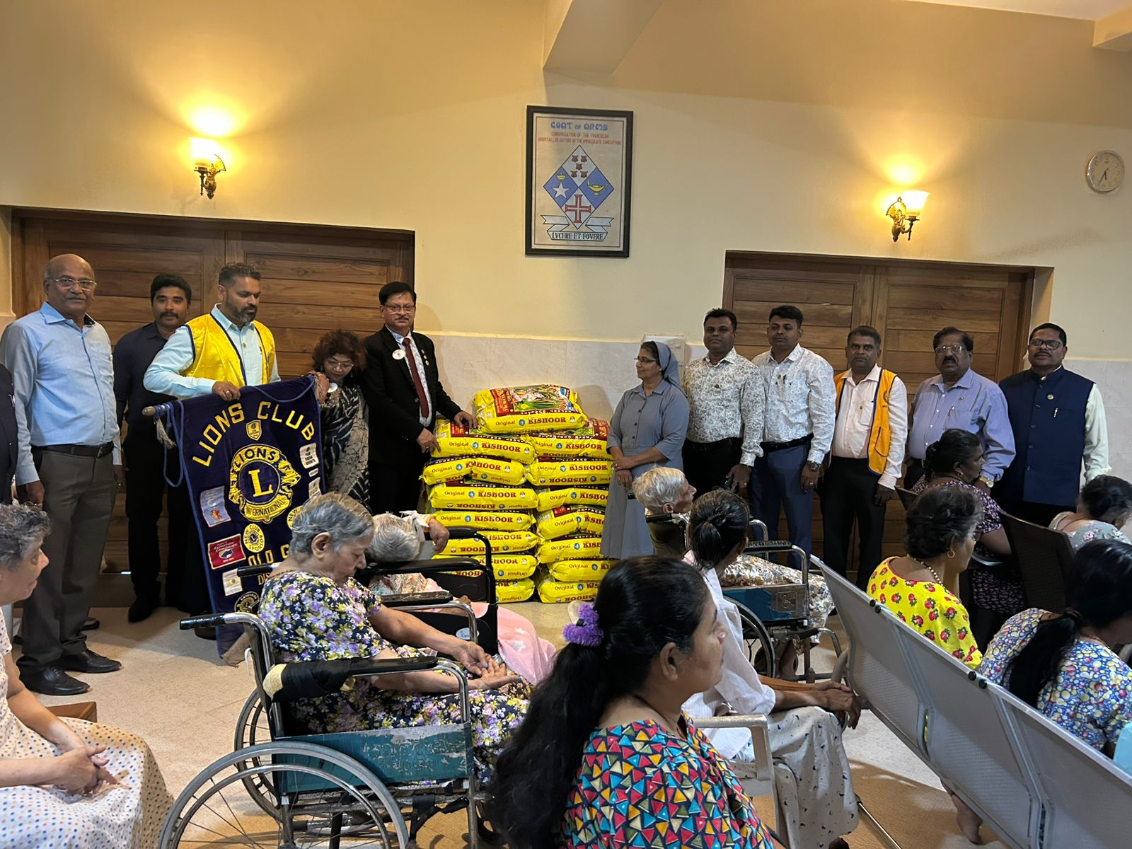 The Club members of Old Goa along with the DG PMJF Lion JaiAmol Naik and Lion Dr. Kirti Naik visited “Franciscan Hospitaller Sisters, Home for Senior Citizens, Old Goa, during the Charter Nite on 13th January 2026. 