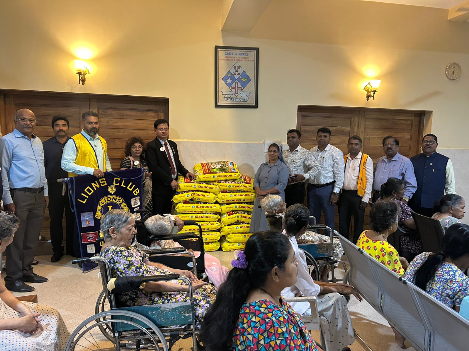 The Club members of Old Goa along with the DG PMJF Lion JaiAmol Naik and Lion Dr. Kirti Naik visited “Franciscan Hospitaller Sisters, Home for Senior Citizens, Old Goa, during the Charter Nite on 13th January 2026. 