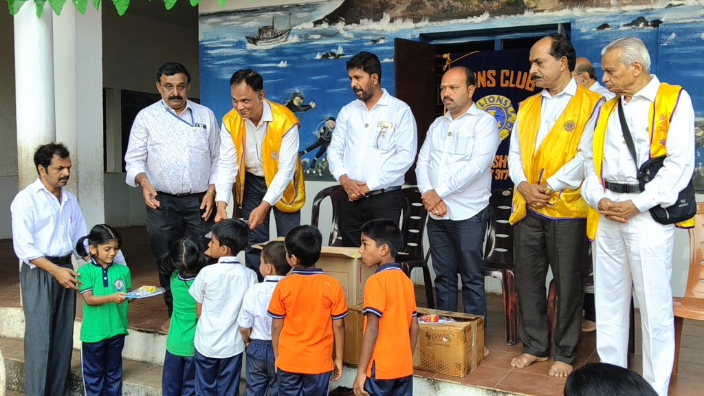 CELEBRATED 77TH REPUBLIC DAY WITH DISTRIBUTING EDUCATIONAL KITS TO GOVT SCHOOL CHILDREN.
