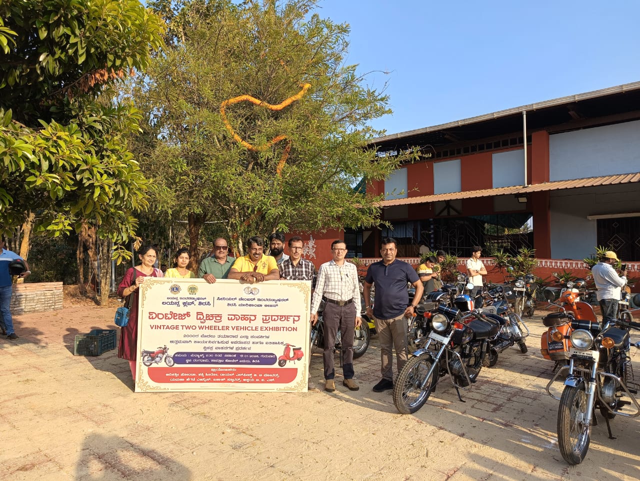 ATTENDED LIONS CLUB OF SIRSI  Vintage Two-Wheeler Exhibition & Competition