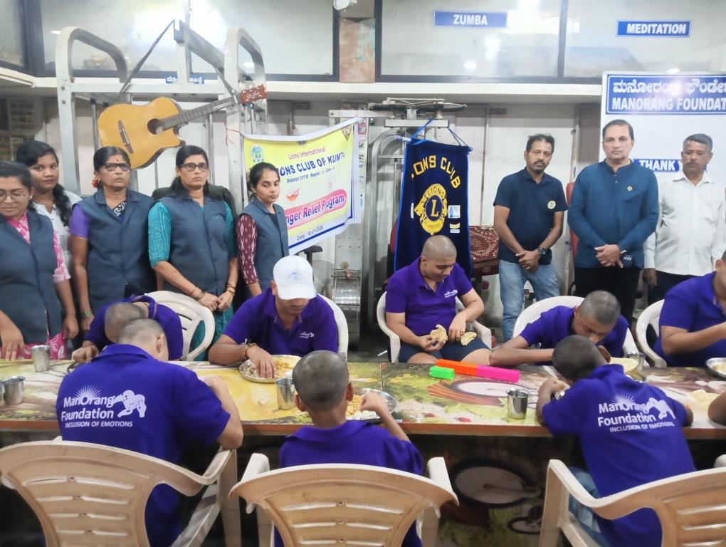 Mid Day meal @ Dayanilaya