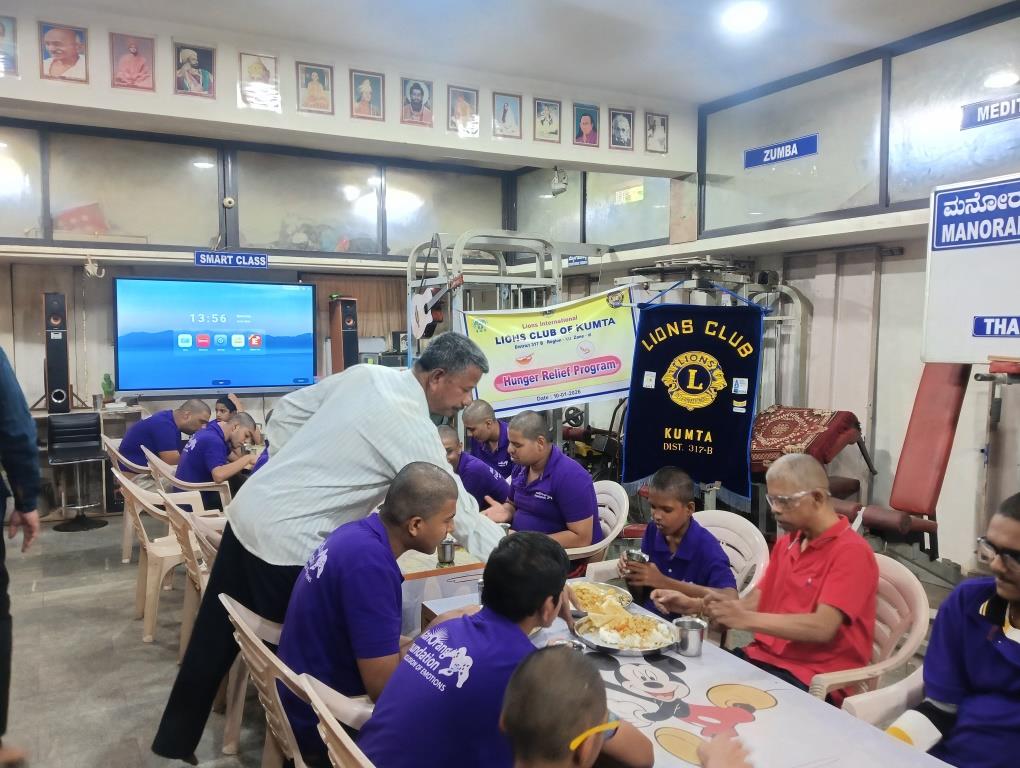 Mid Day meal @ Dayanilaya