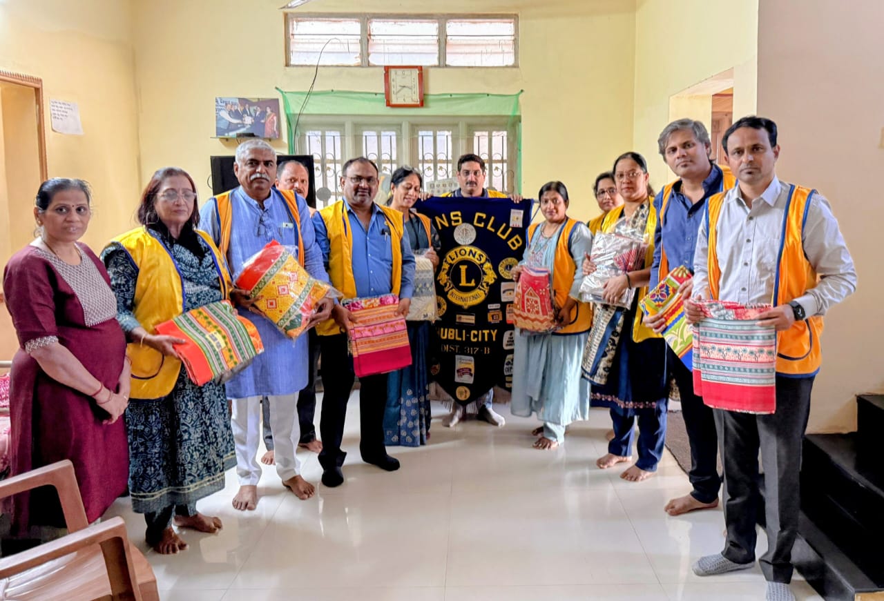 We, the P S T of the Lions Club of Hubli City, along with the Lion Ladies of our Club , visited Basavshree Aashram, Dollars Colony, Hubli. As per their requirement, we donated bedsheets for the residents . The residents were very happy and grateful