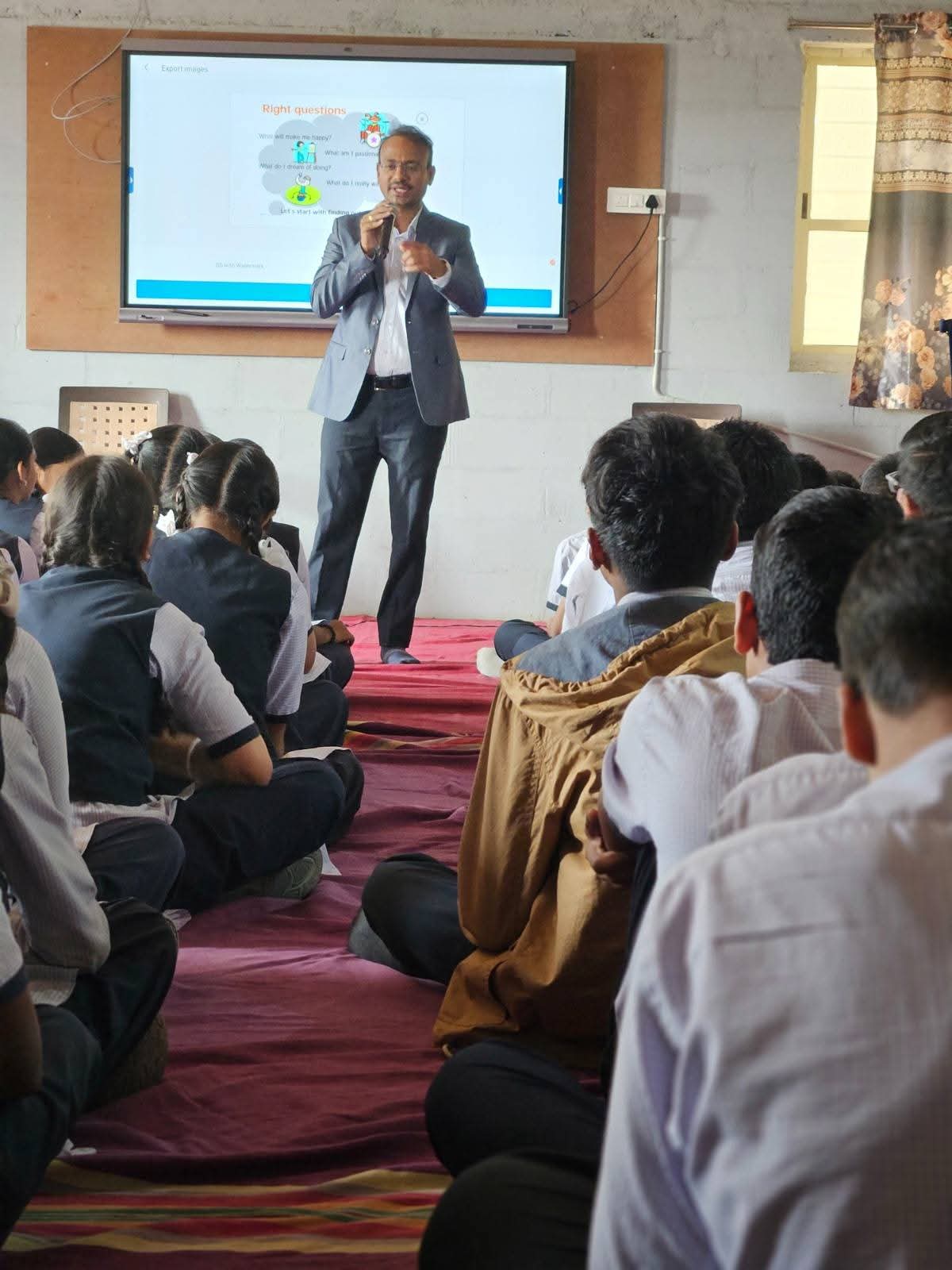 Motivation speech on how to face examination to school students 