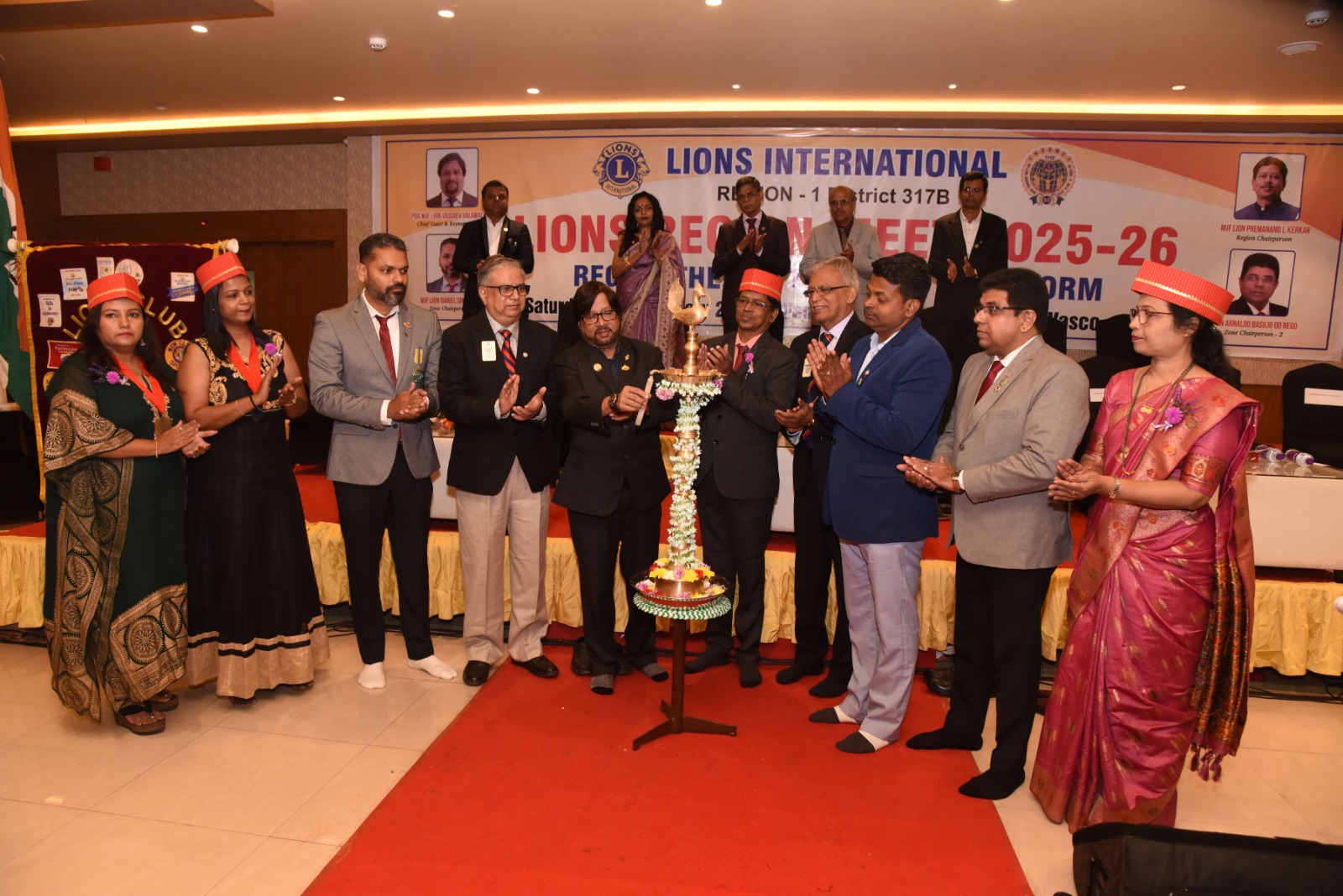 100% participation by All zone Clubs for Banner Presenation for Region Meet 