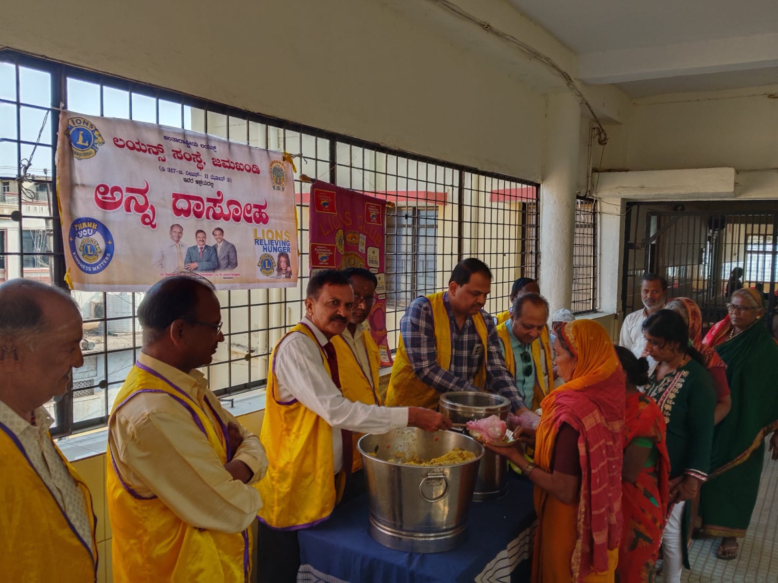 ANNADASOHA PROGRAM REPORTED BY JAMAKANDI CLUB.