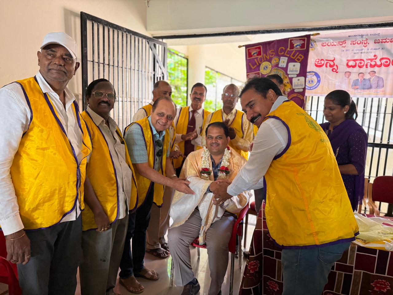 ANNADASOHA PROGRAM REPORTED BY JAMAKANDI CLUB.