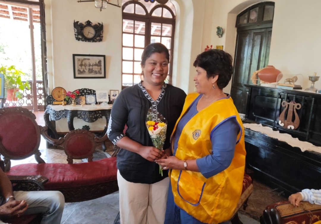 Lions Club of Panjim.obsetvrd Women's Day by honouring a needy patient a monetary purse.