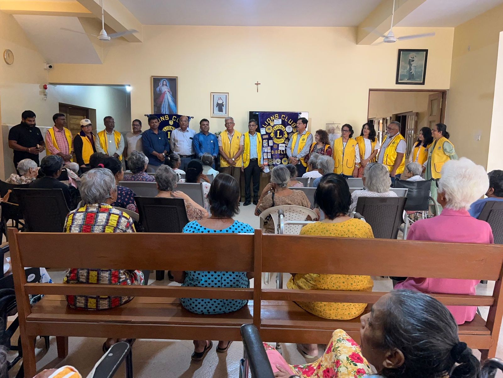Serving Food to inmates and staff of Home for Senior Citizens, Franciscan Hospitaller Sisters, Old Goa twining activity along with LC Dabolim