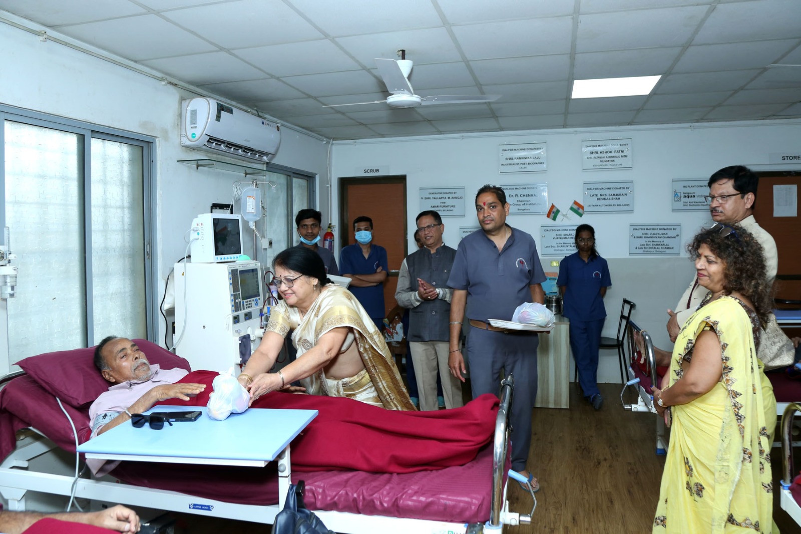Distribution of fruits to patients at Dialysis Centre 