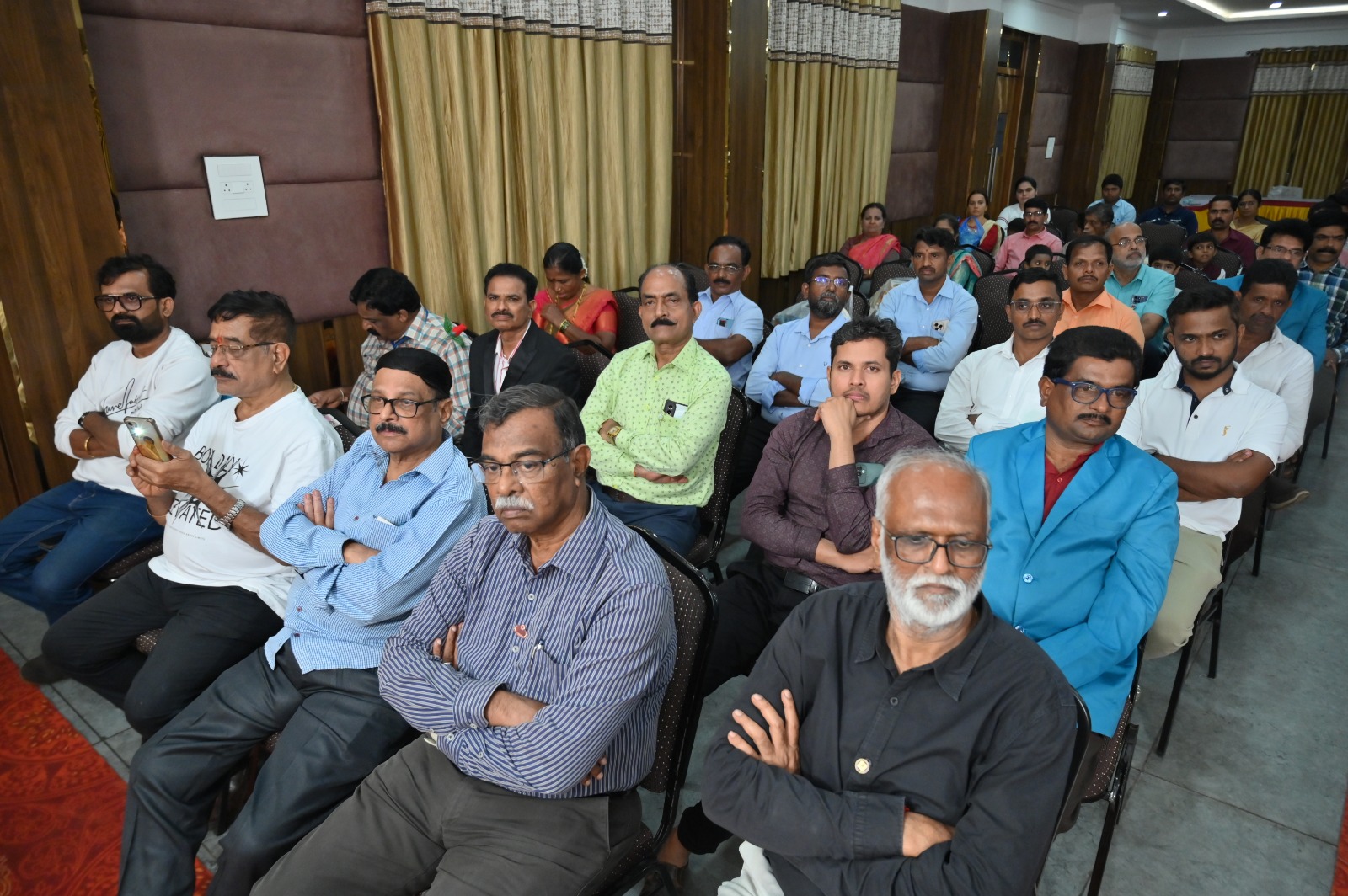 FLOOR MAT DONATION TO GOVT PRIMARY SCHOOL KAROOR.