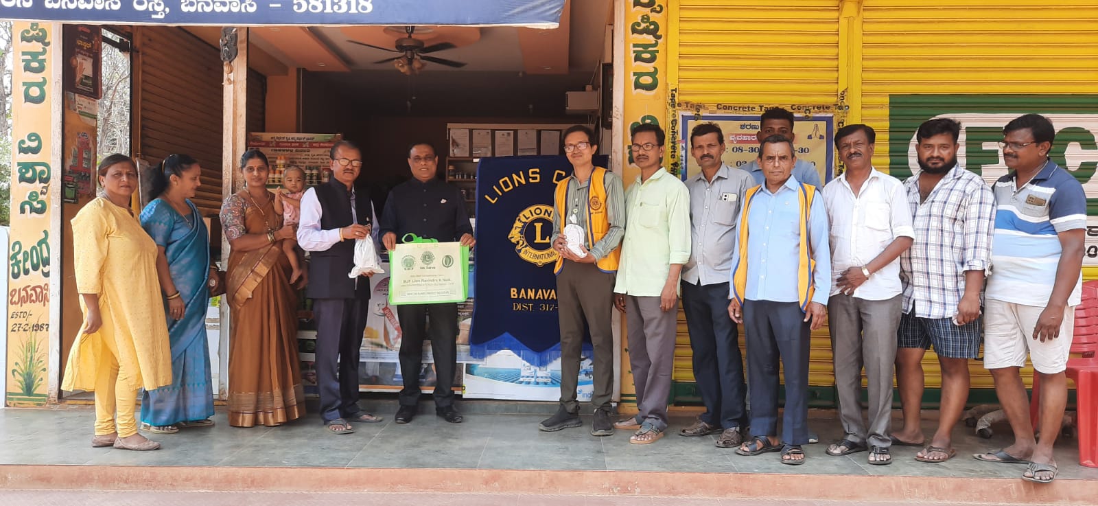 Distribution of Seed Balls with Visited Lions Club of Banvasi With WWW Environment and Gave Cloth Bags
